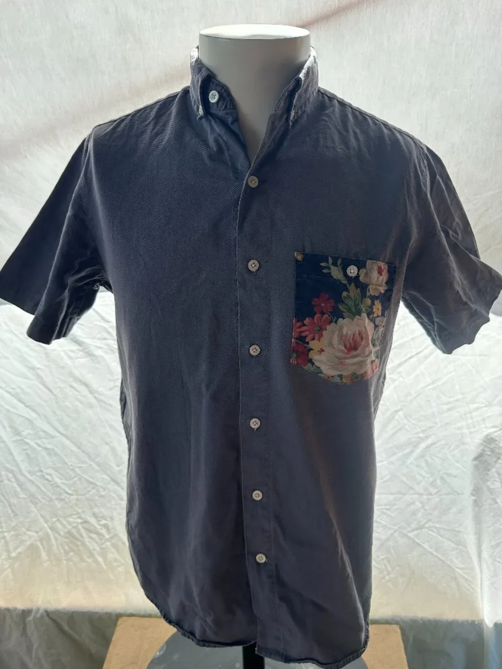 Solid Homegrown Men's Dark Gray Floral Pocket SS Button Front Shirt Small Cotton